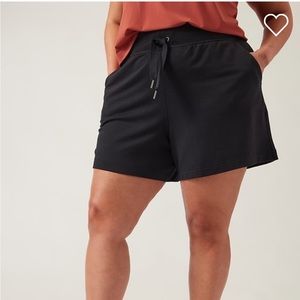 Athleta Balance 4” shortie. Black, Size L.